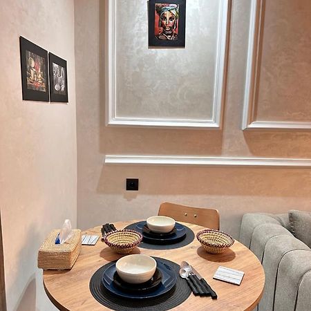 Luxueux Studio A Cote De Mcdo & Zara Maarif Casablanca Bagian luar foto