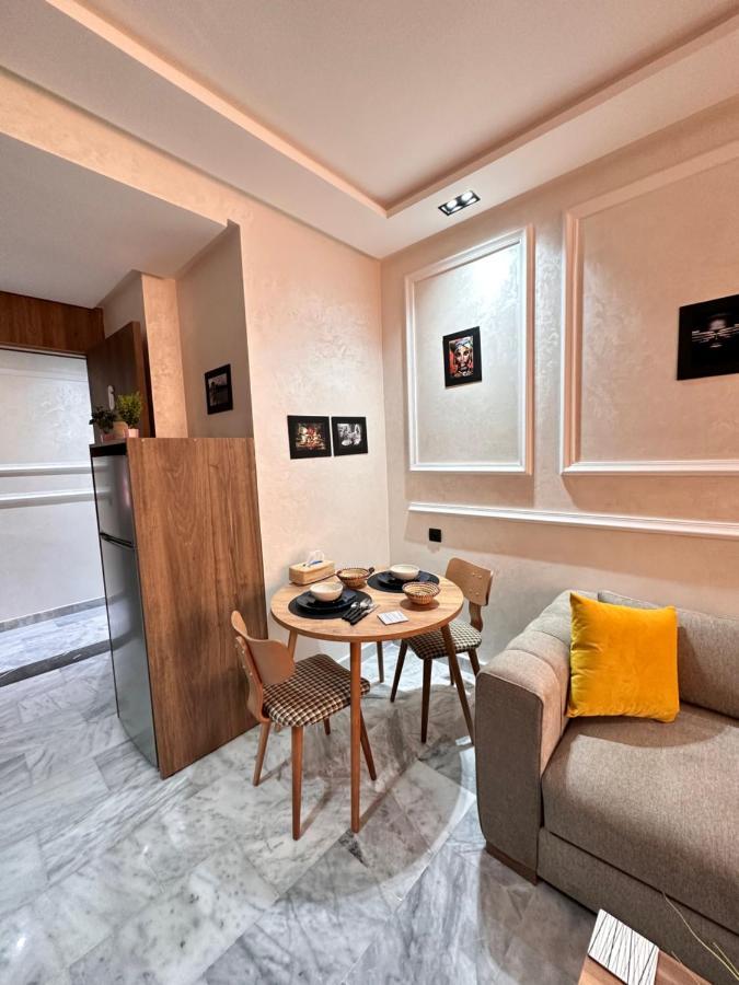 Luxueux Studio A Cote De Mcdo & Zara Maarif Casablanca Bagian luar foto